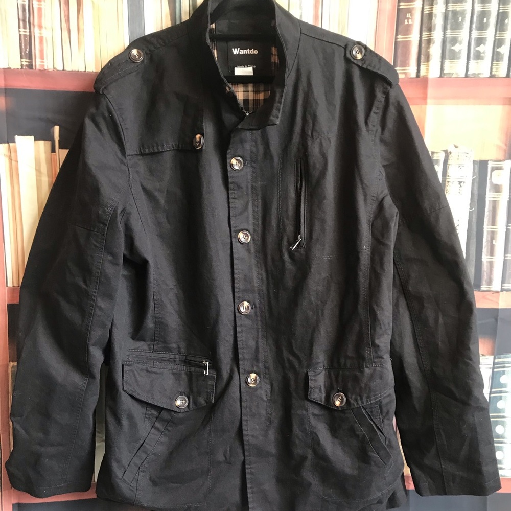 - Wantdo black military type jacket ..